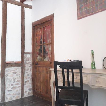 Chambre Double Vallon-en-Sully Exterior foto